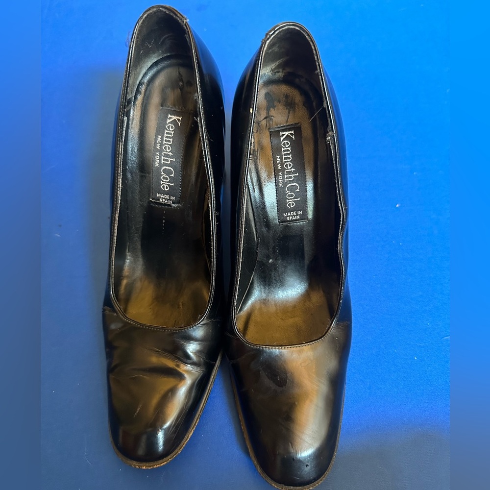 Kenneth Cole Black Patten Leather Pumps Size 8M